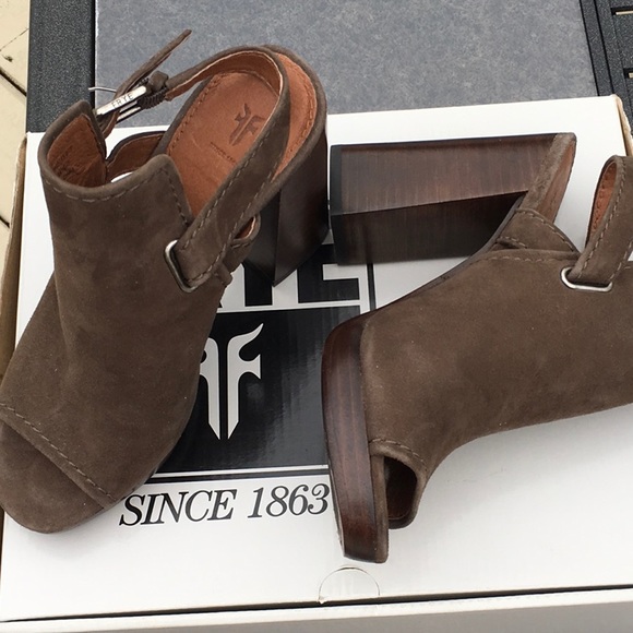 Frye Shoes - Sale FRYE “KARISSA” SUEDE LEATHER SANDALS